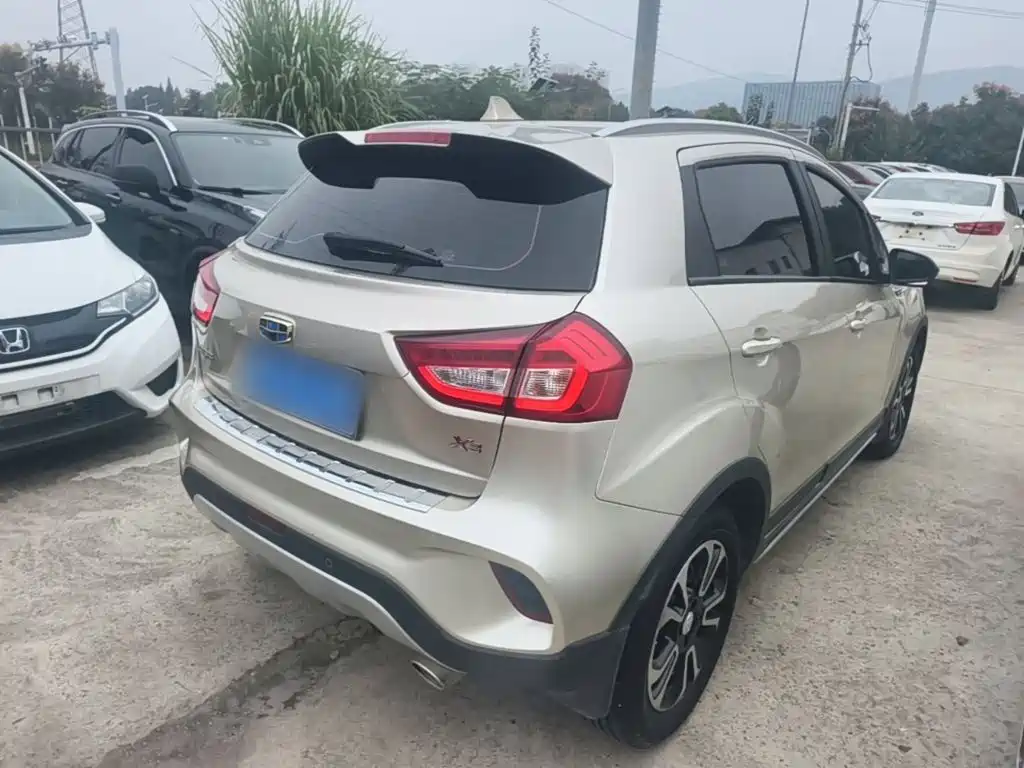 Geely Vision X3 — миниатюра 7