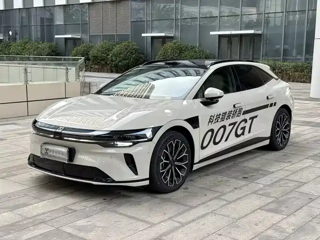 2025 Zeekr 007