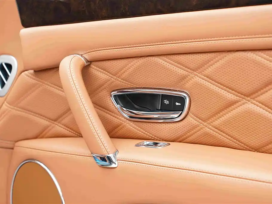 Bentley Flying Spur — миниатюра 29