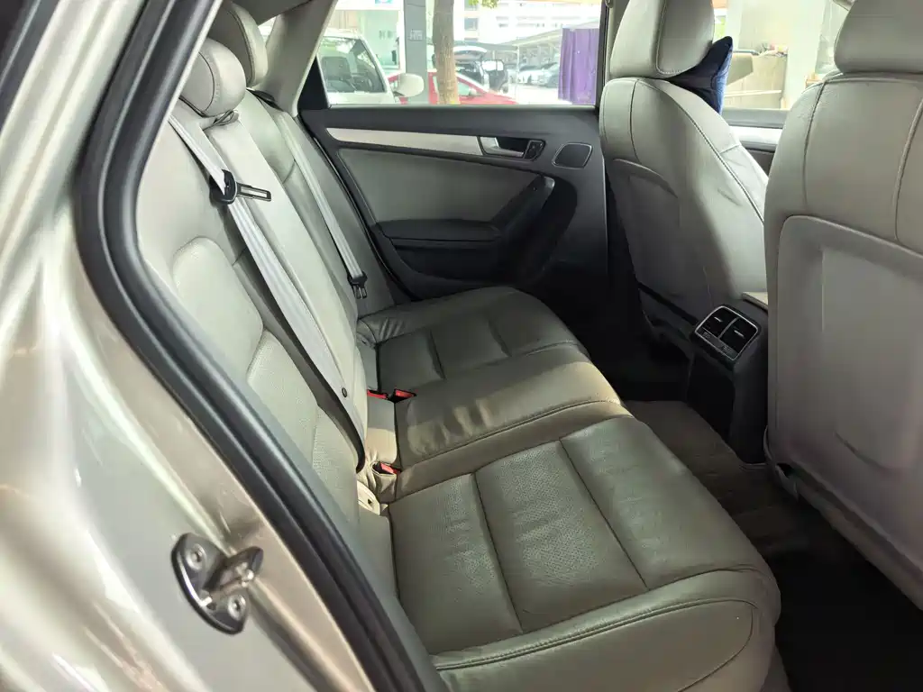 Audi A4L — миниатюра 7