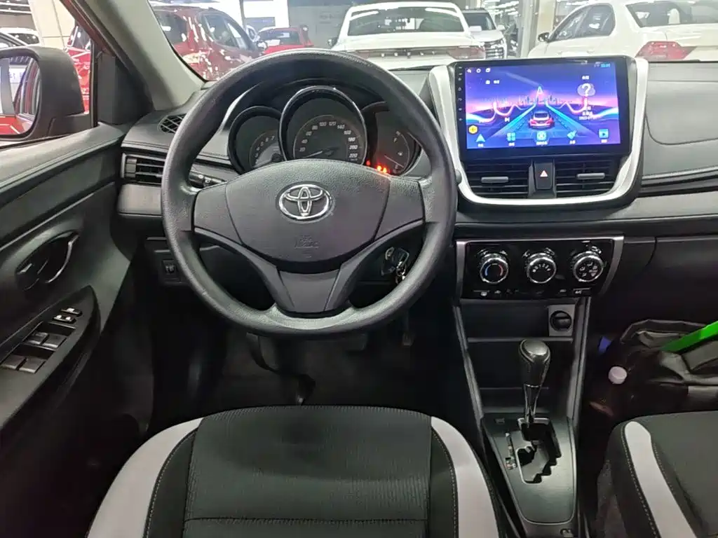 Toyota Yaris L — миниатюра 13