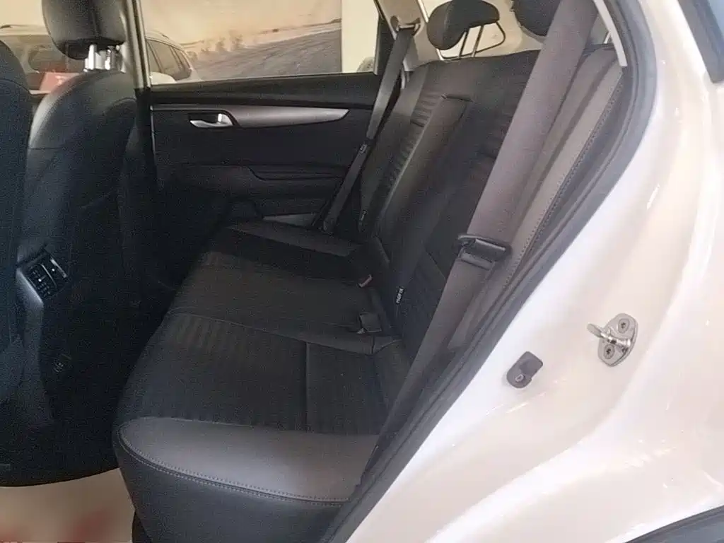 Kia Sportage — миниатюра 17