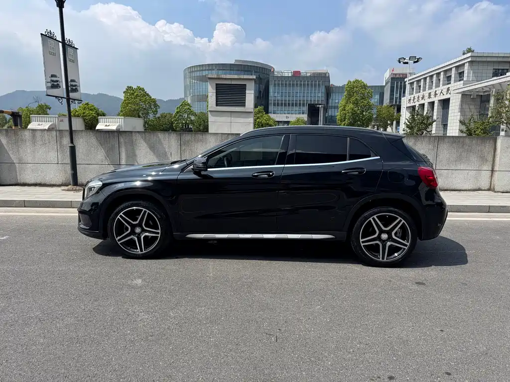 Mercedes-Benz GLA — миниатюра 7