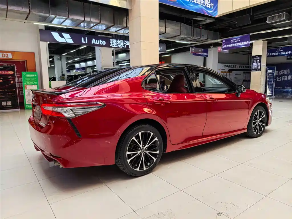 TOYOTA CAMRY