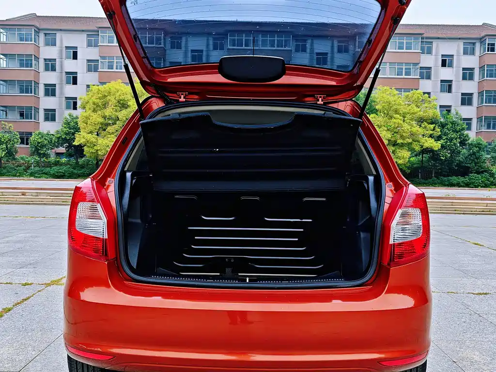 Skoda Fabia 1.4L Auto Innovation Edition, фото 17