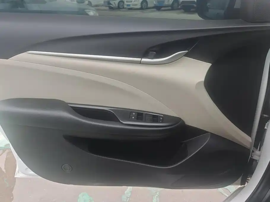 Buick Excelle — миниатюра 7