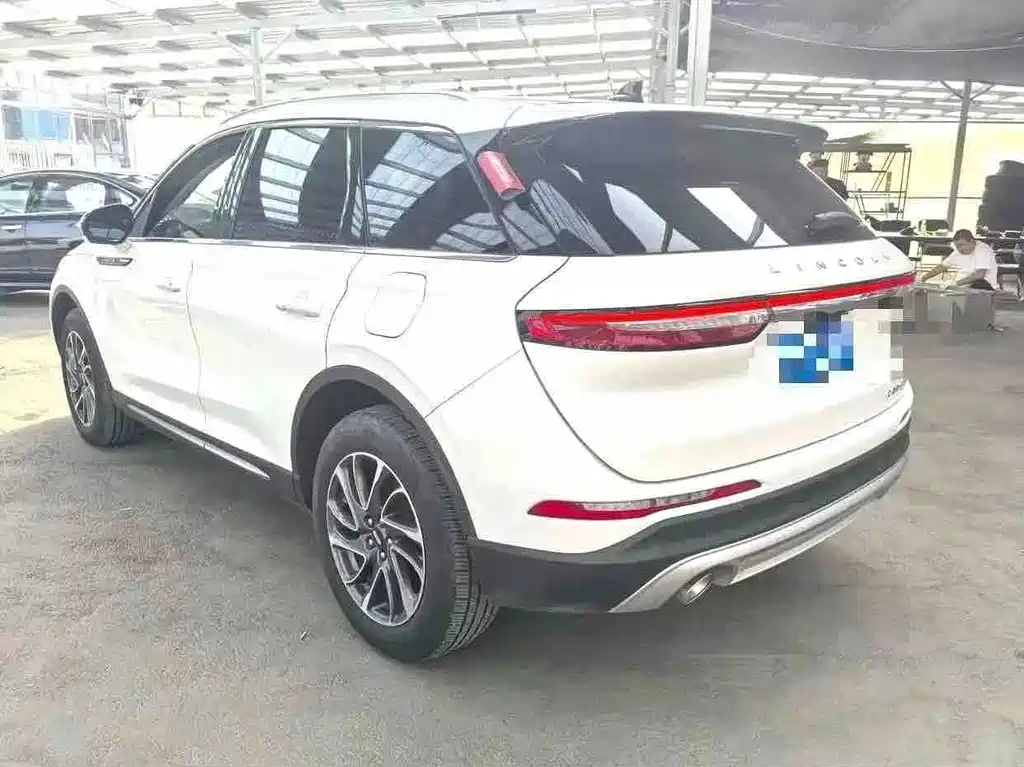Lincoln Corsair — миниатюра 2
