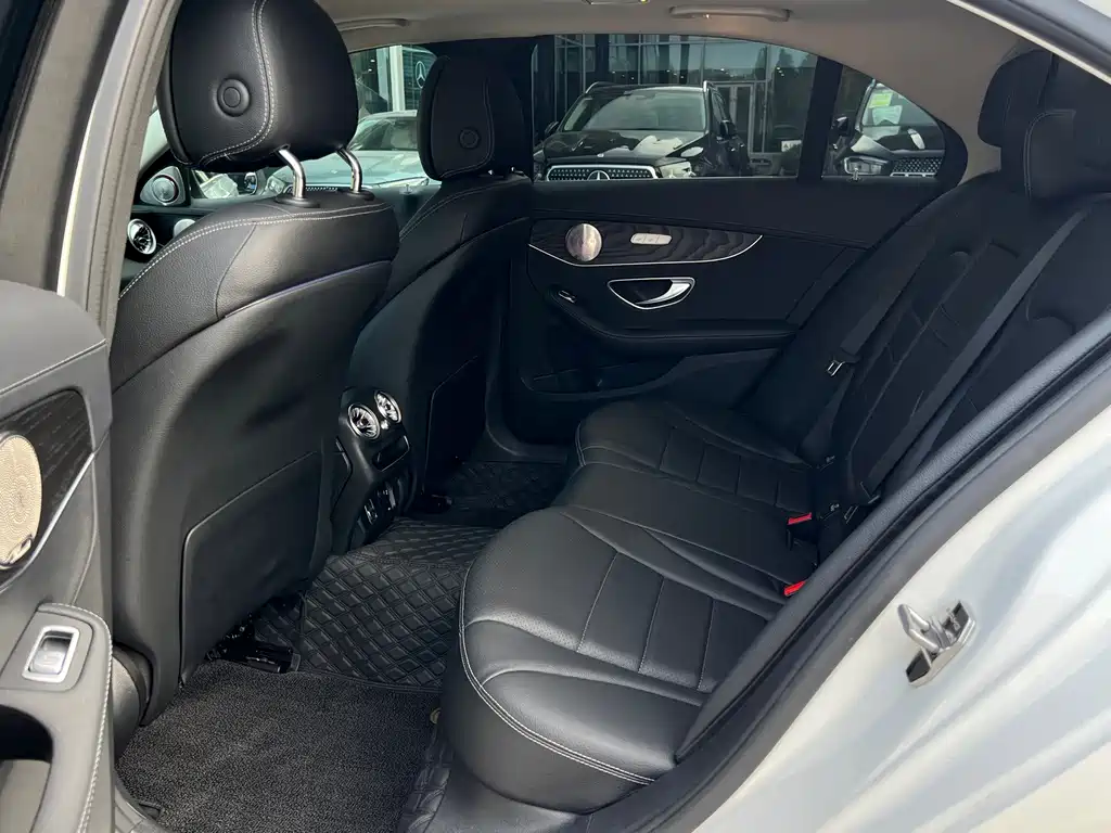 Mercedes-Benz C-Class — миниатюра 9