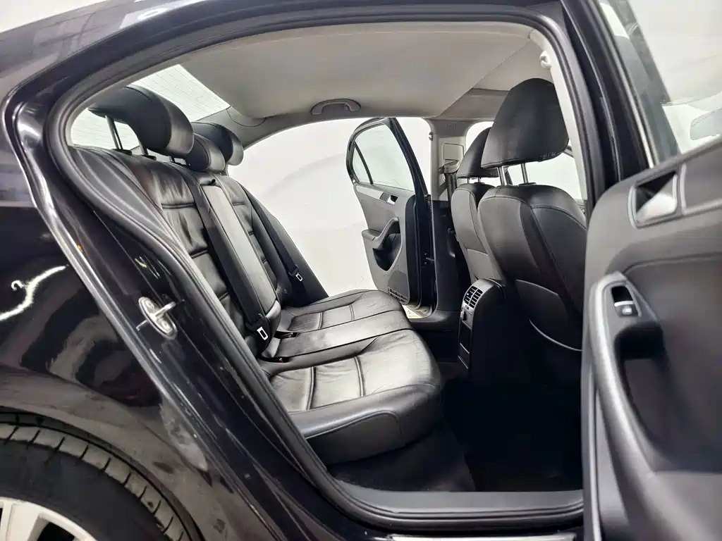 Volkswagen Sagitar — миниатюра 16