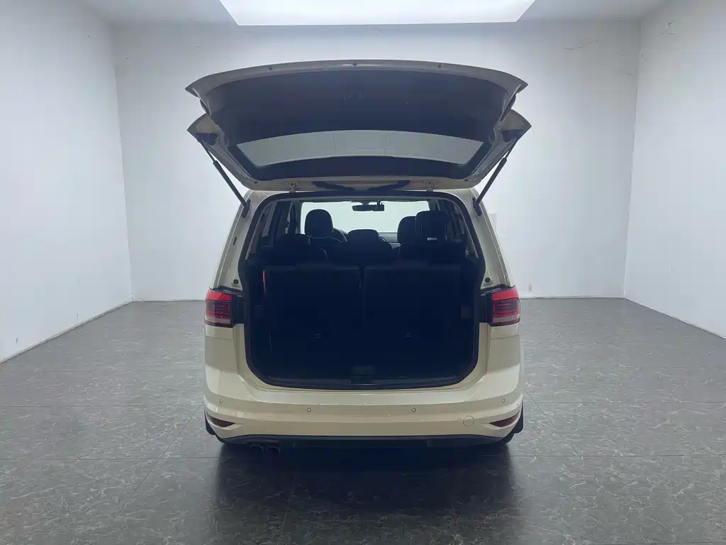 Volkswagen Touran — миниатюра 6
