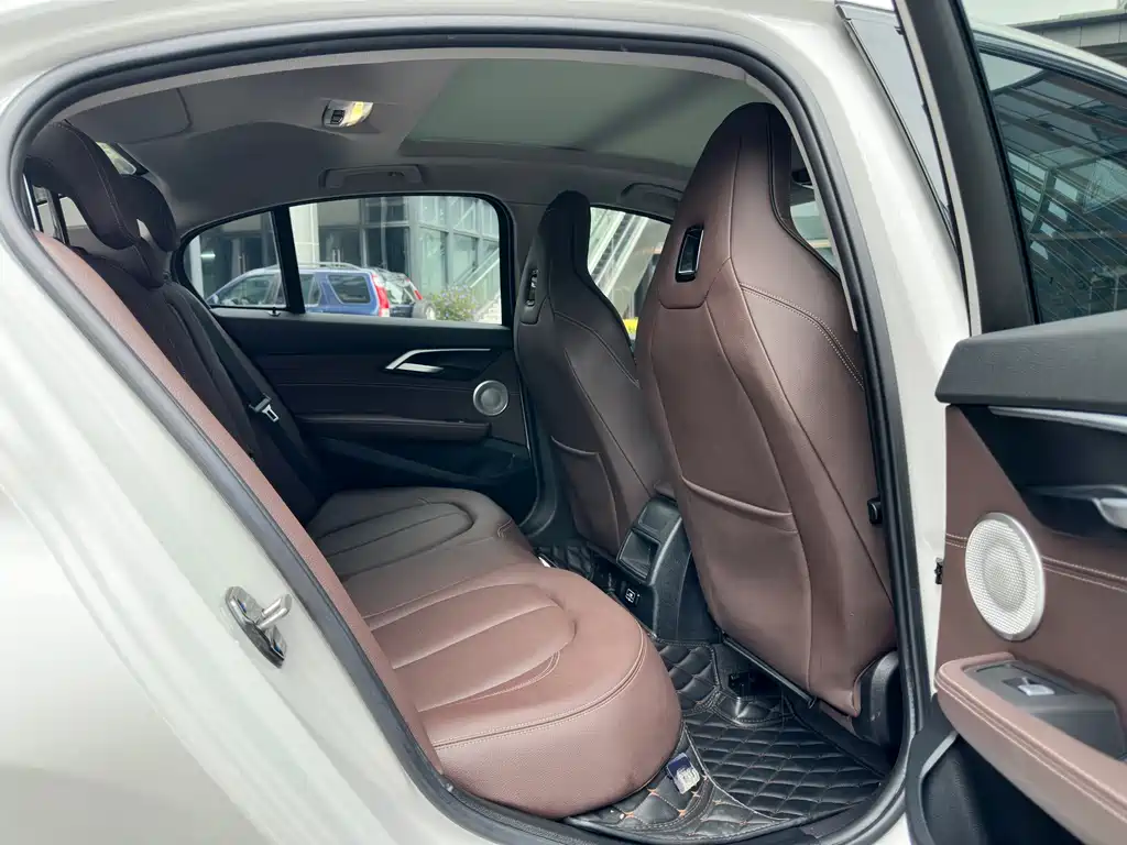 BMW 1 Series — миниатюра 12