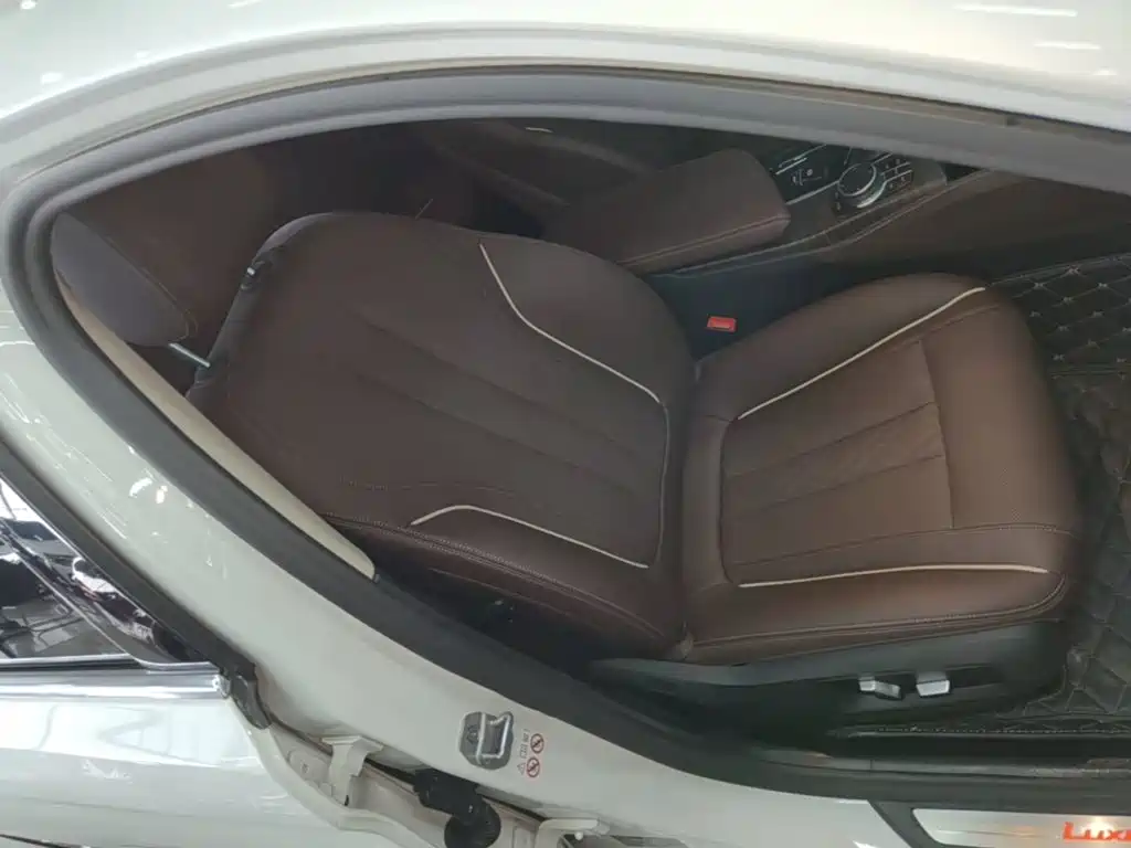 BMW 5 Series New Energy — миниатюра 25