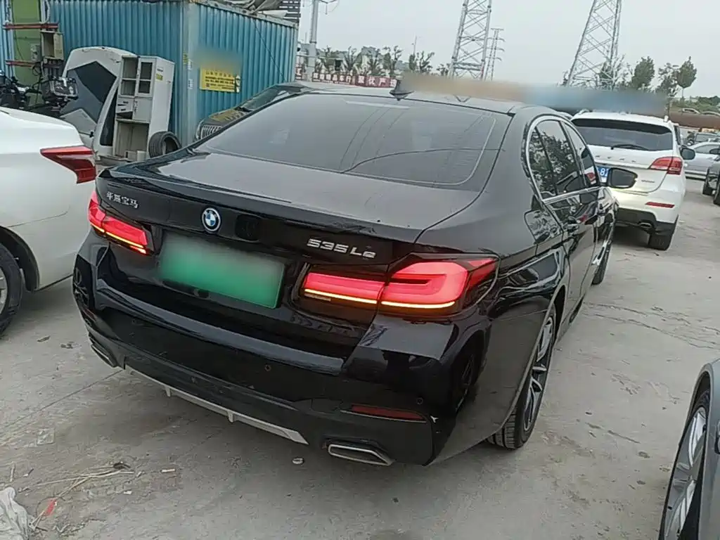 BMW 5 Series New Energy — миниатюра 7