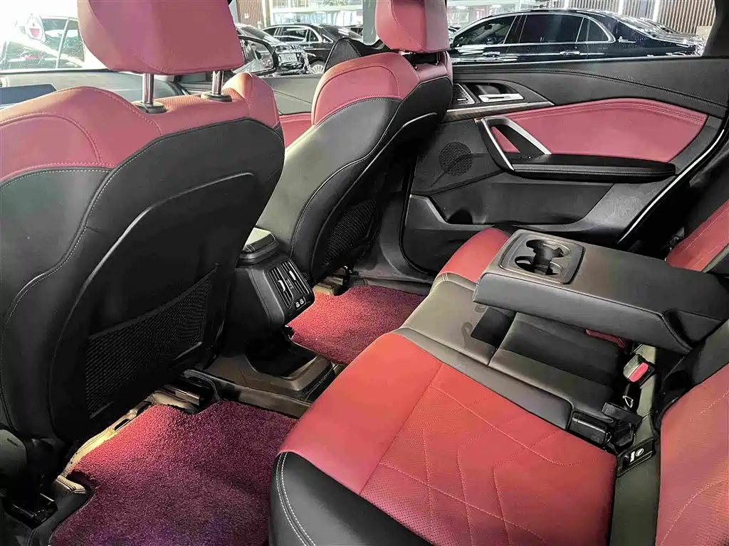 BMW iX1 — миниатюра 6