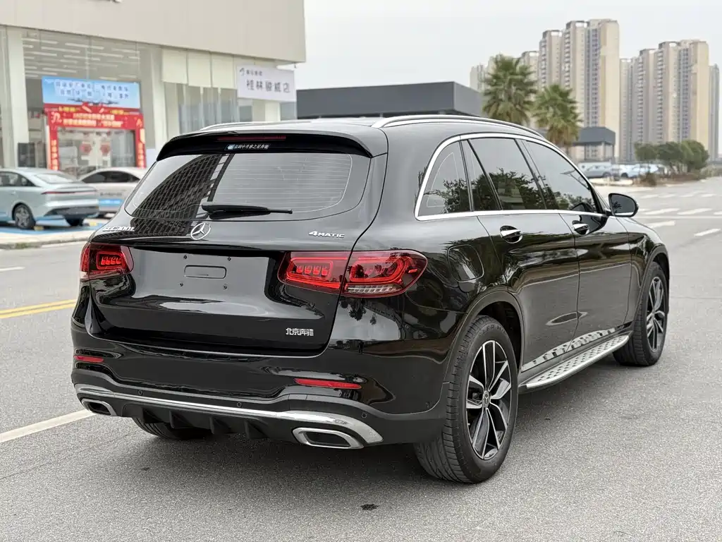 MERCEDES-BENZ GLC