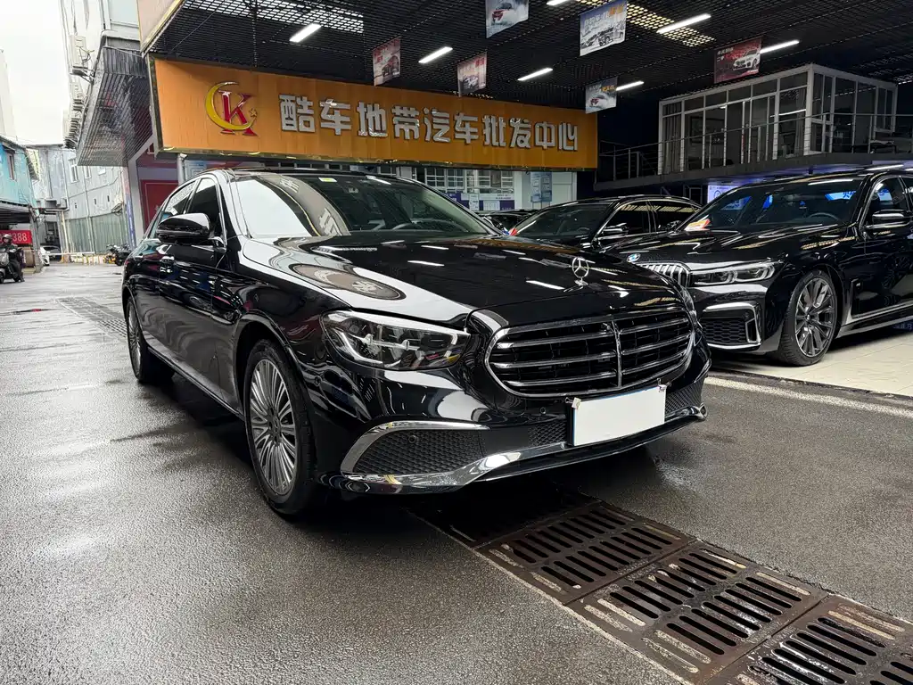 Mercedes-Benz E-Class — миниатюра 3