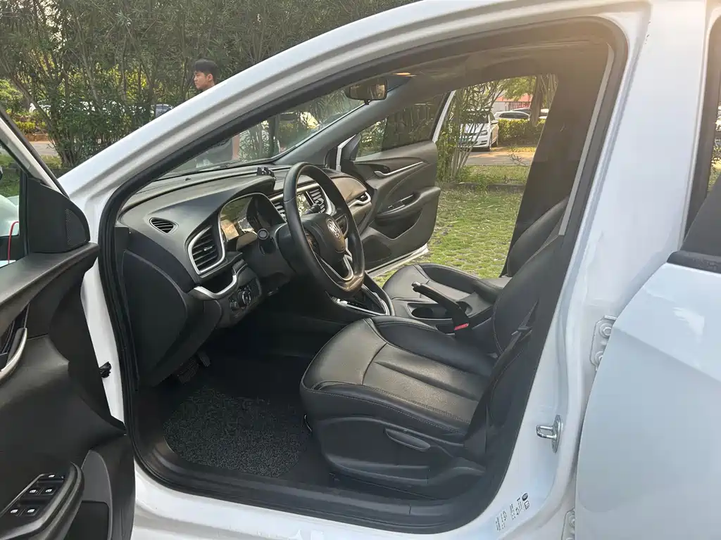 Buick Excelle — миниатюра 5