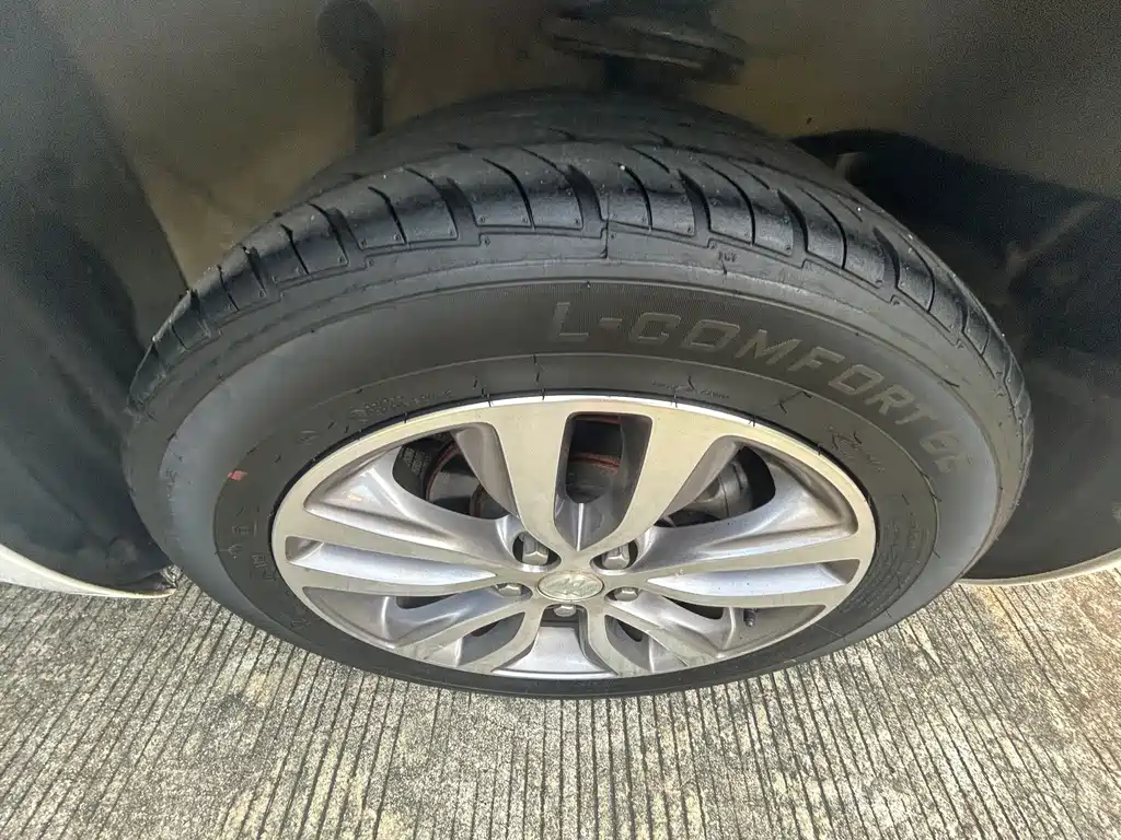 Buick Excelle — миниатюра 9