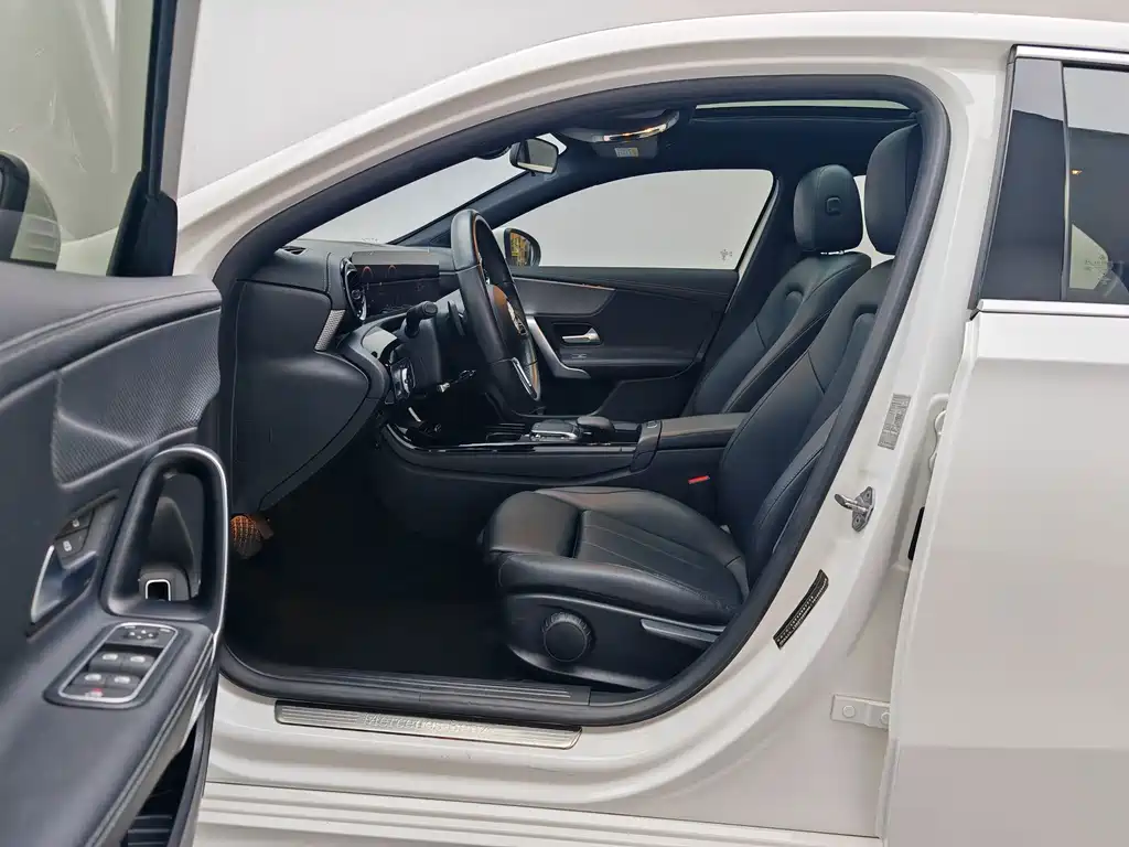 Mercedes-Benz A-Class — миниатюра 14