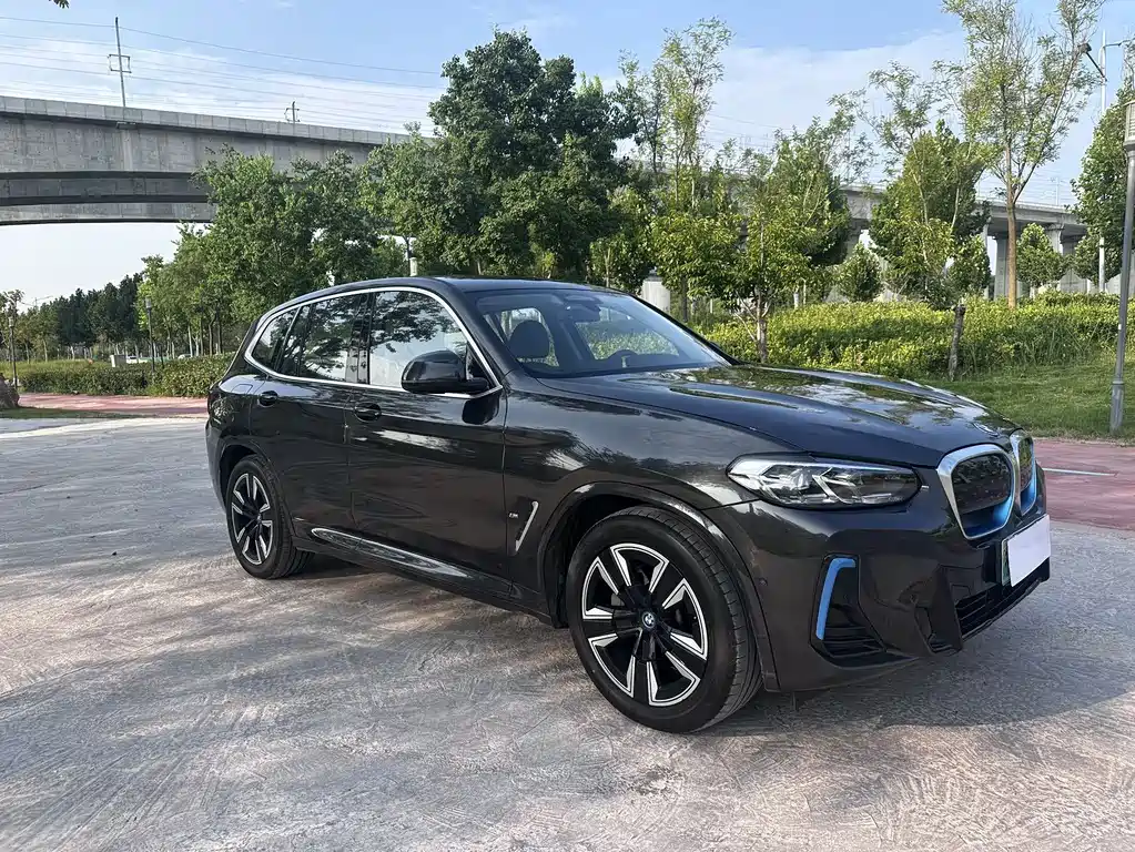 BMW iX3 — миниатюра 3