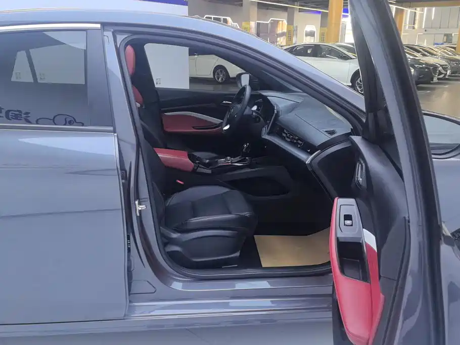 MG MG5 — миниатюра 8