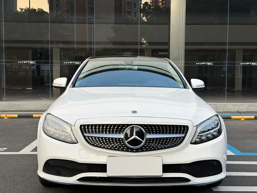 Mercedes-Benz C-Class — миниатюра 2