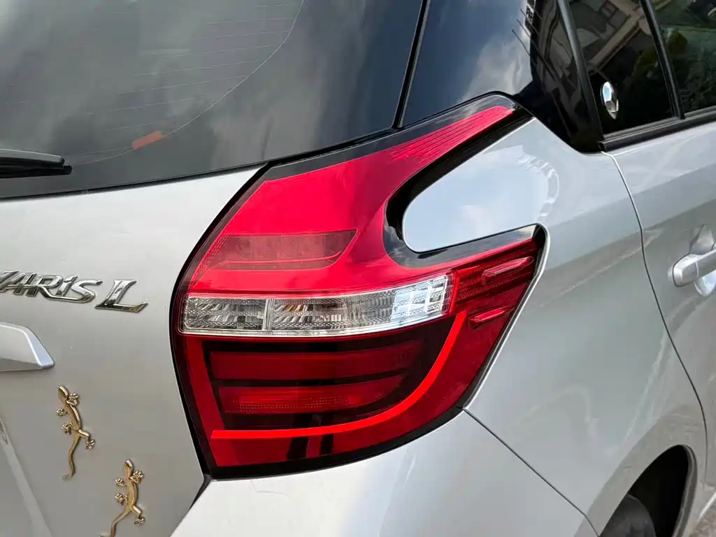 Toyota Yaris L — миниатюра 11