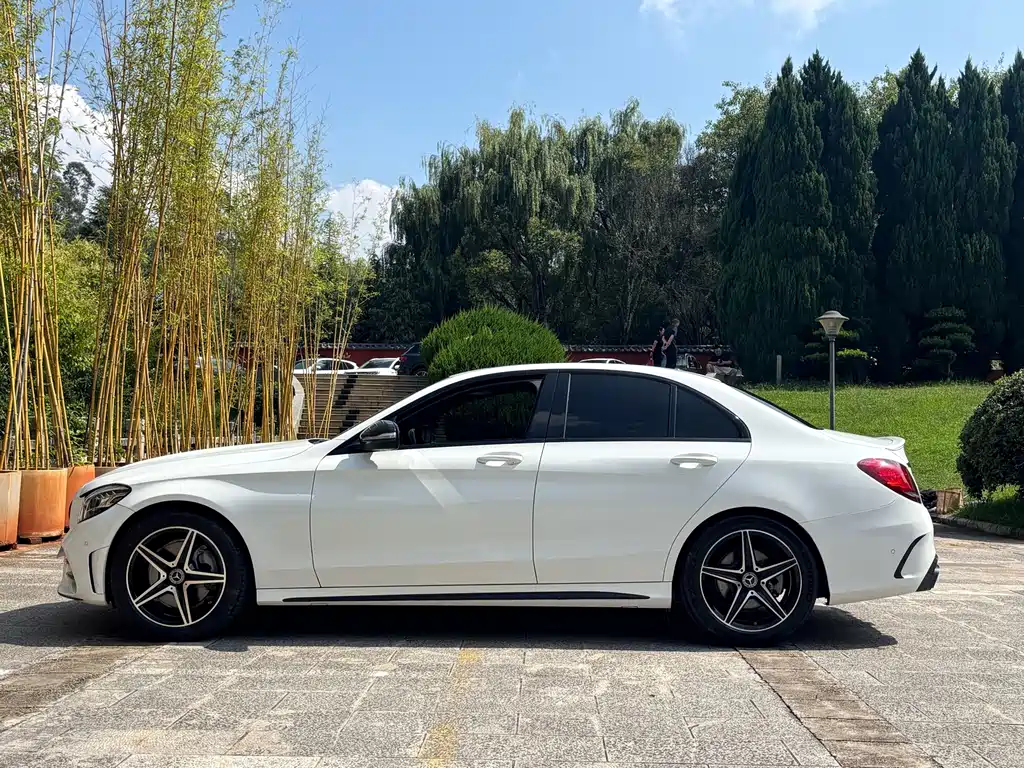 Mercedes-Benz C-Class — миниатюра 16