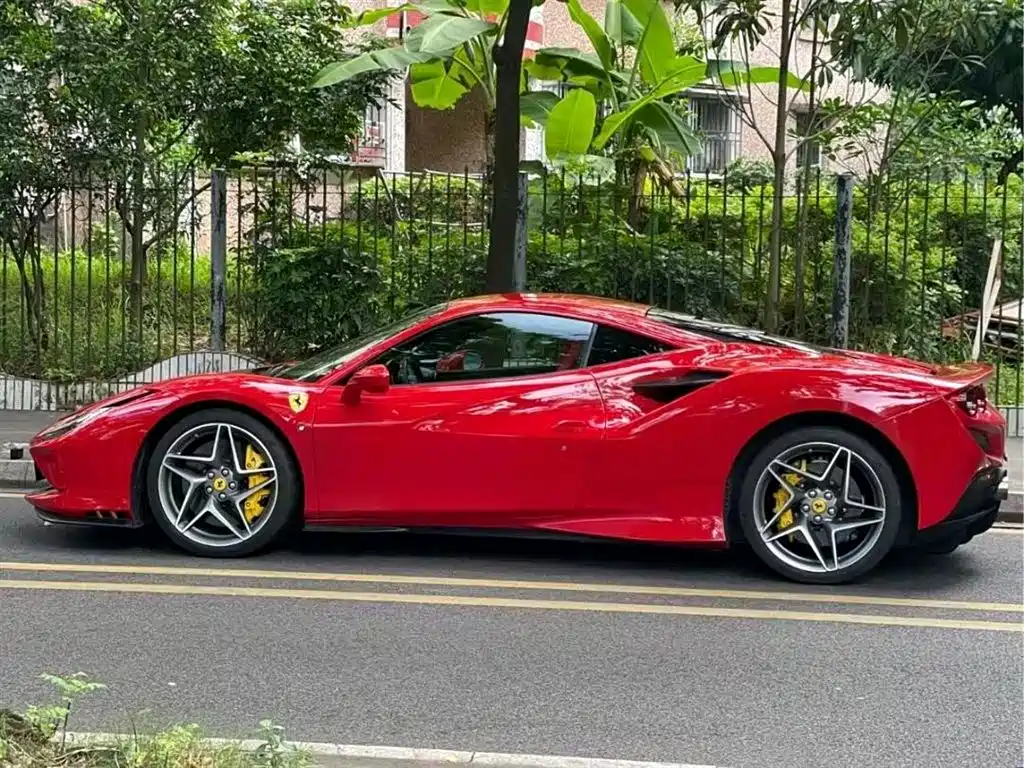 Ferrari F8 2019 Tributo 3.9T V8