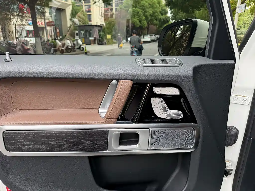 Mercedes-Benz G-Class — миниатюра 7
