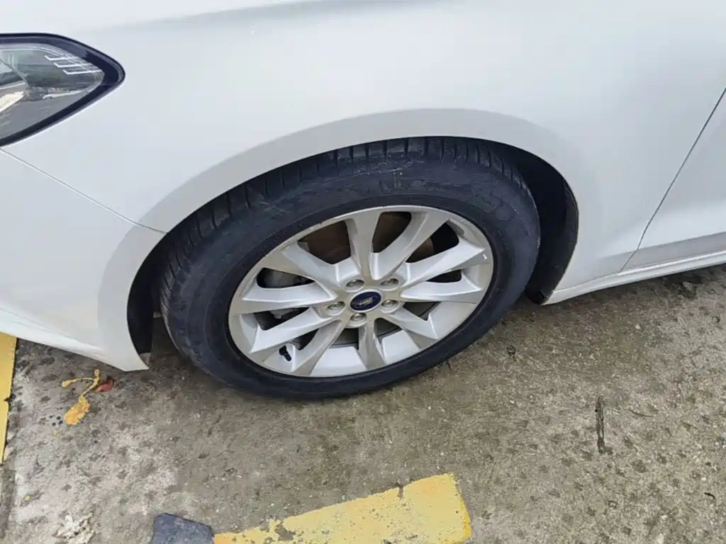 Ford Mondeo — миниатюра 23