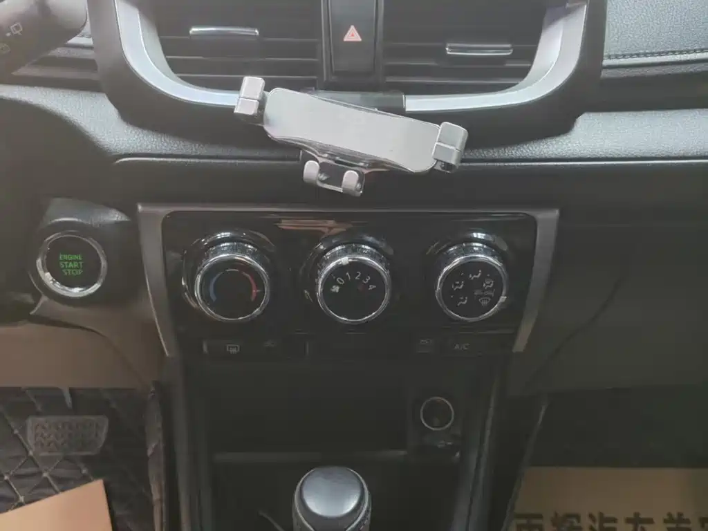 TOYOTA YARIS L ZHIXUAN