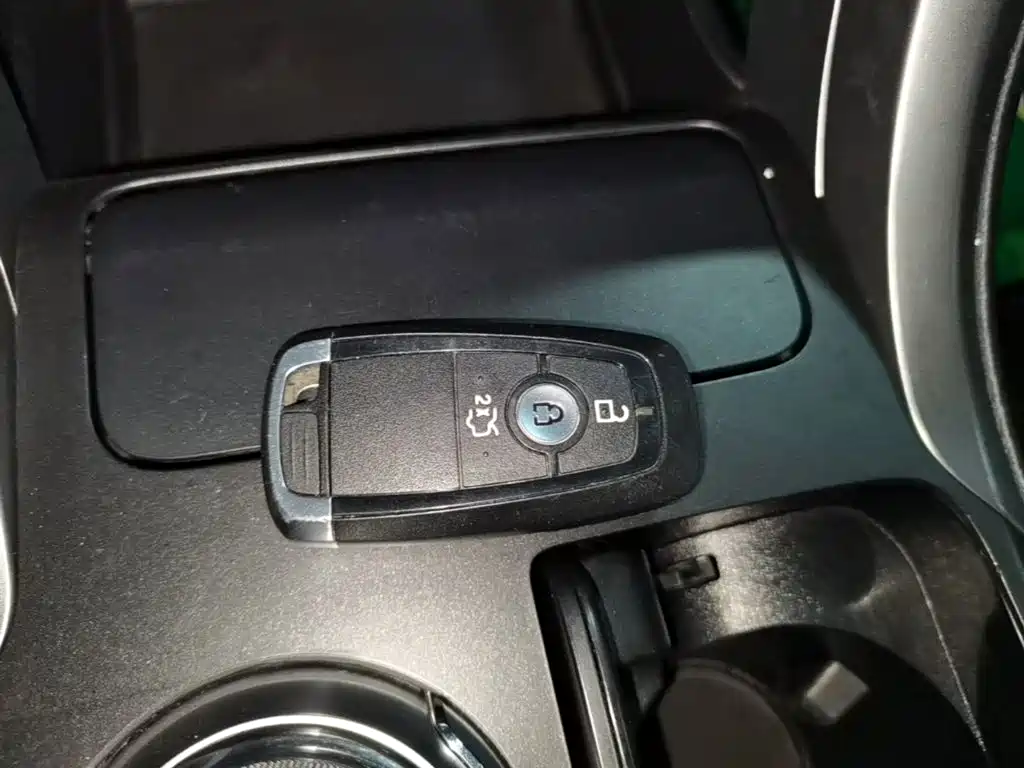 Ford Mondeo — миниатюра 9