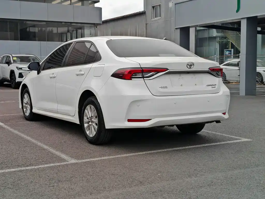 Toyota Corolla — миниатюра 14