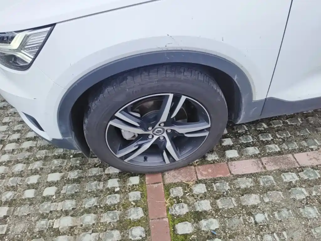 Volvo XC40 — миниатюра 23