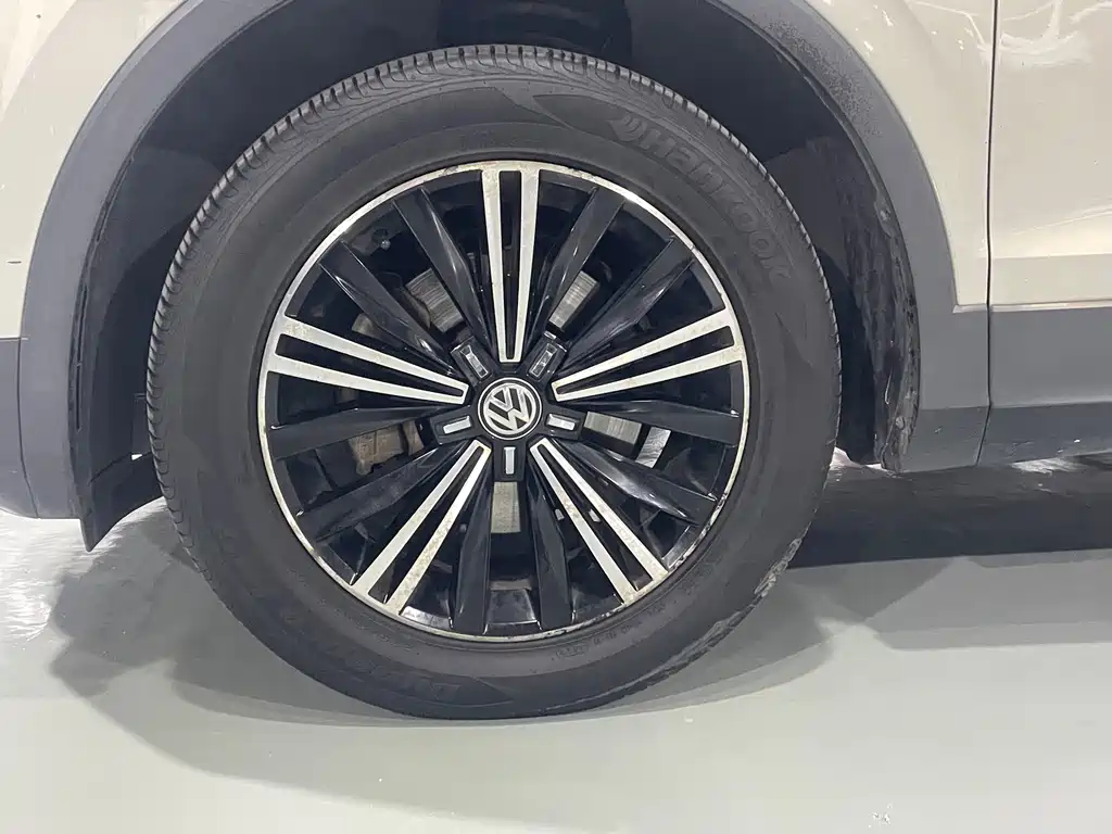 Volkswagen Tiguan L — миниатюра 22