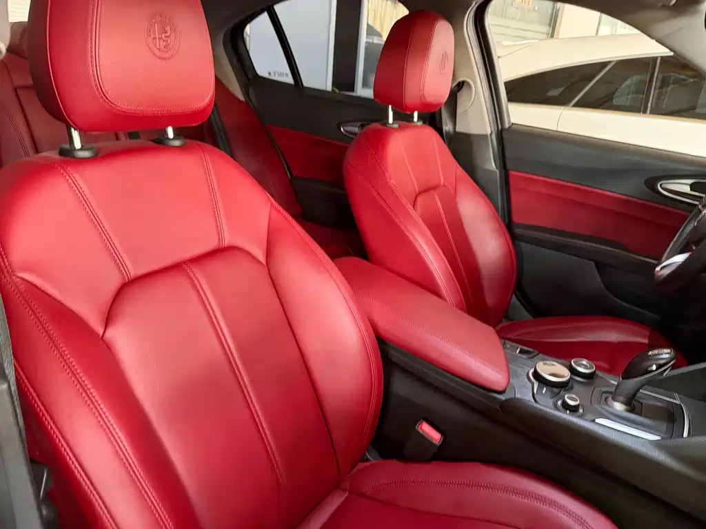 Alfa Romeo Giulia — миниатюра 10