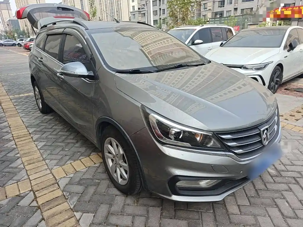 Baojun 310W — миниатюра 4
