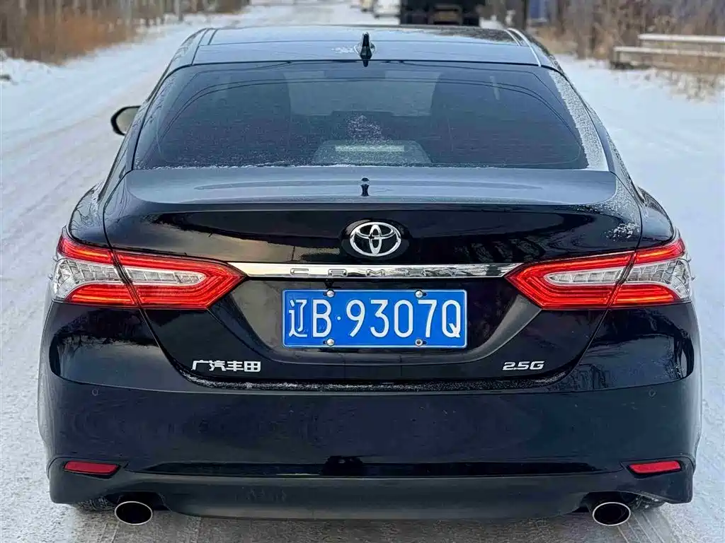 TOYOTA CAMRY