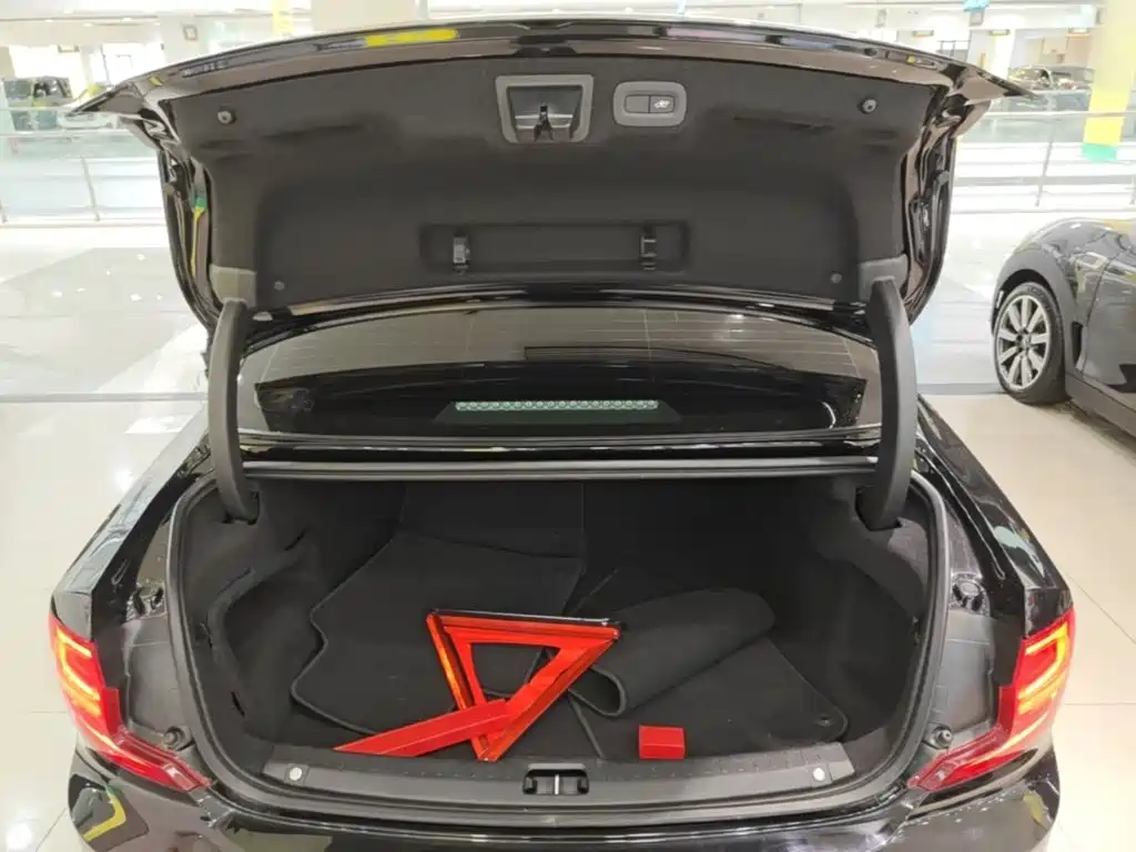 Volvo S90 — миниатюра 19