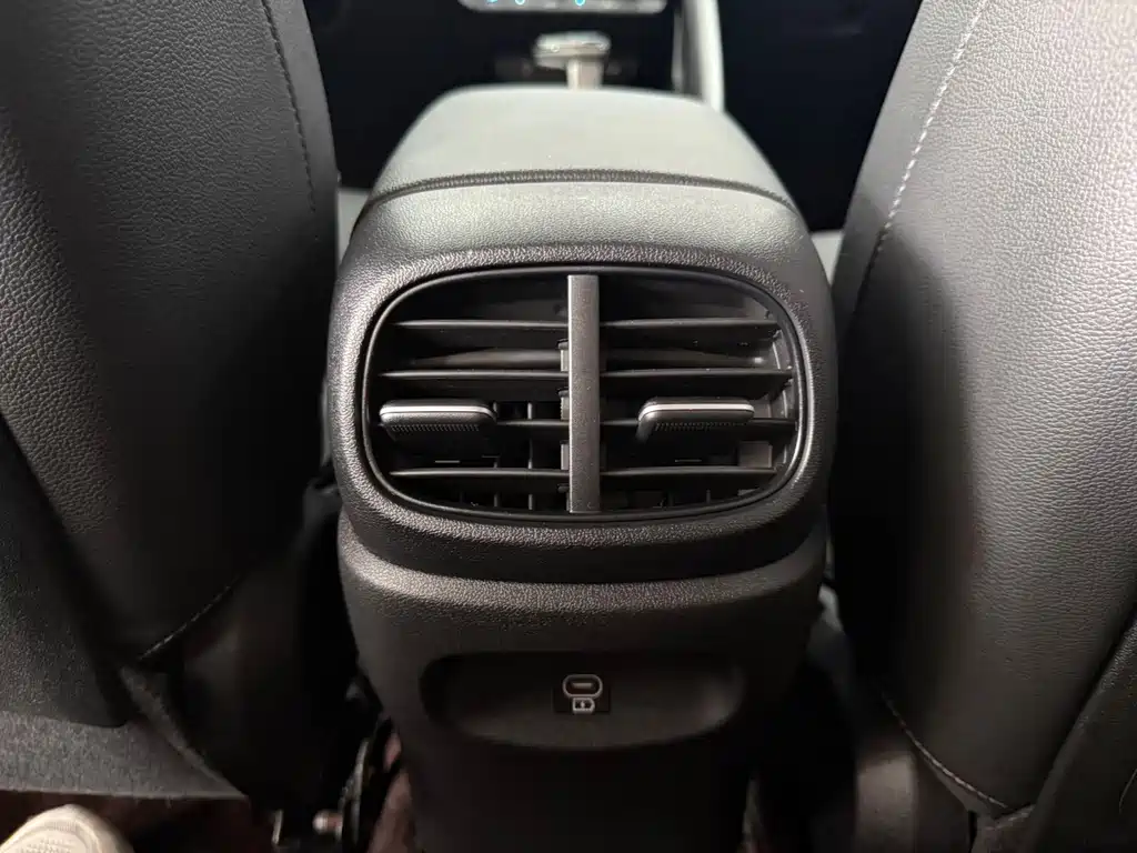 Hyundai Elantra — миниатюра 14