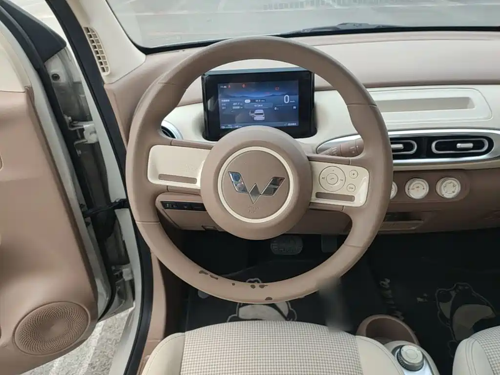 Wuling MINIEV — миниатюра 11