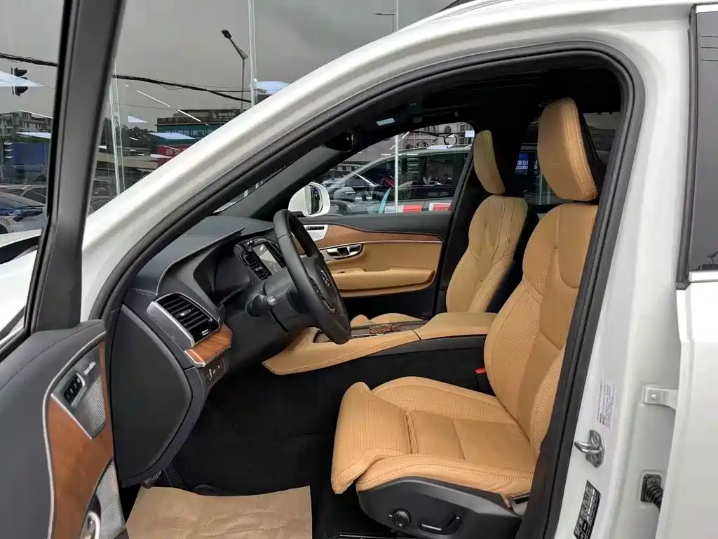 Volvo XC90 PHEV — миниатюра 3