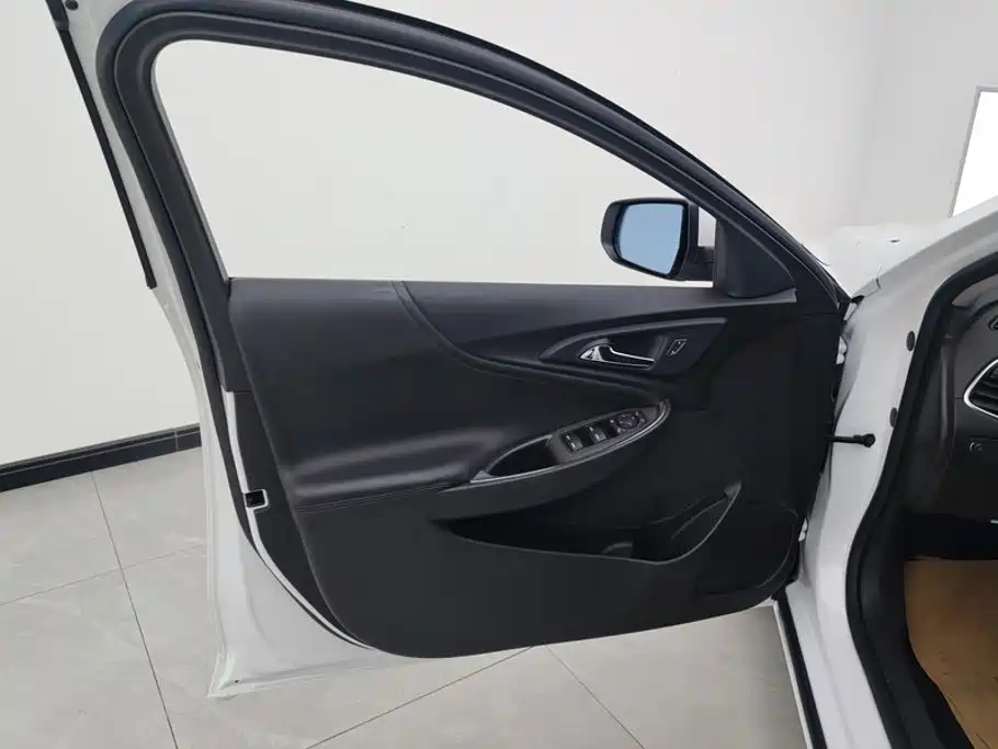 Chevrolet Malibu XL — миниатюра 7