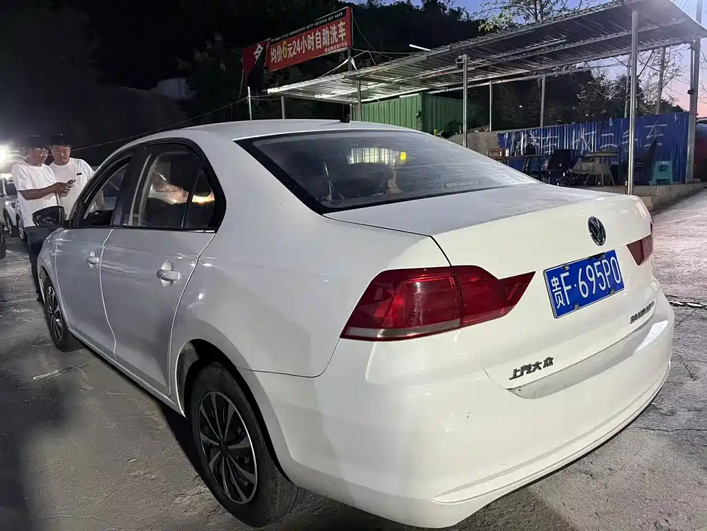 Volkswagen Santana — миниатюра 4