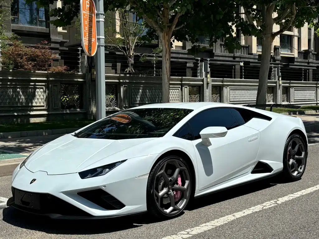 Lamborghini Huracán 2021