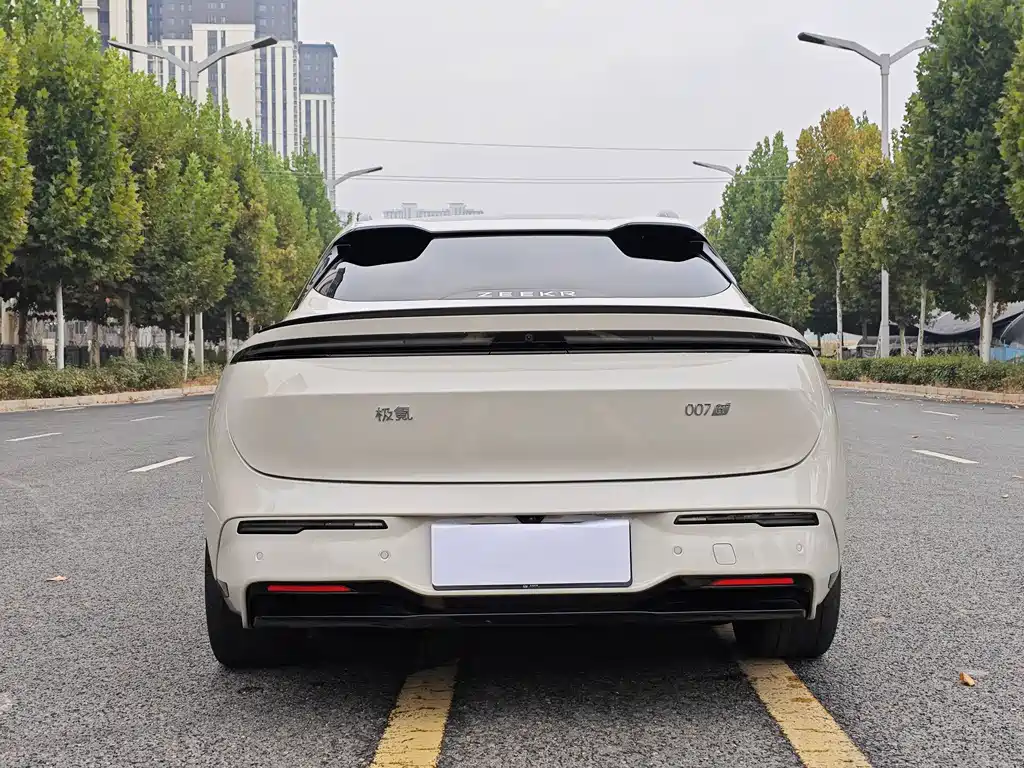 Zeekr 007GT — миниатюра 8