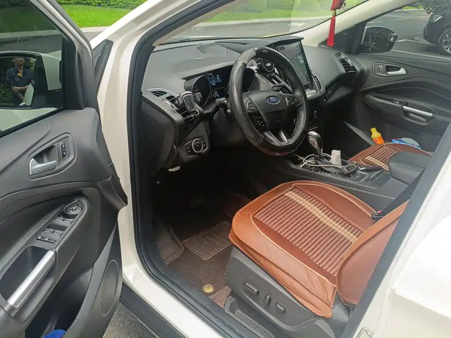 Ford Kuga — миниатюра 8