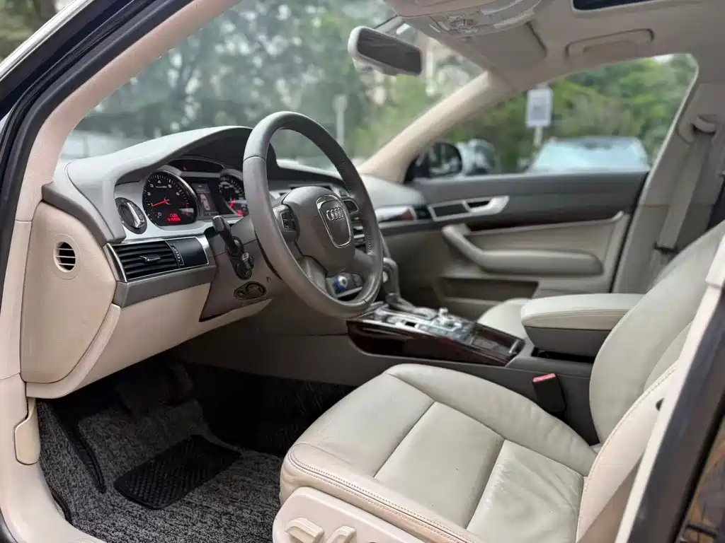 Audi A6L 2010 2.4L Luxury