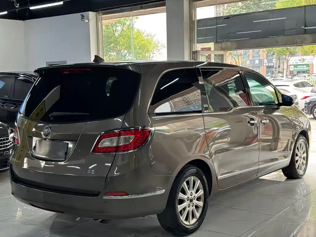 Buick GL8 — миниатюра 5